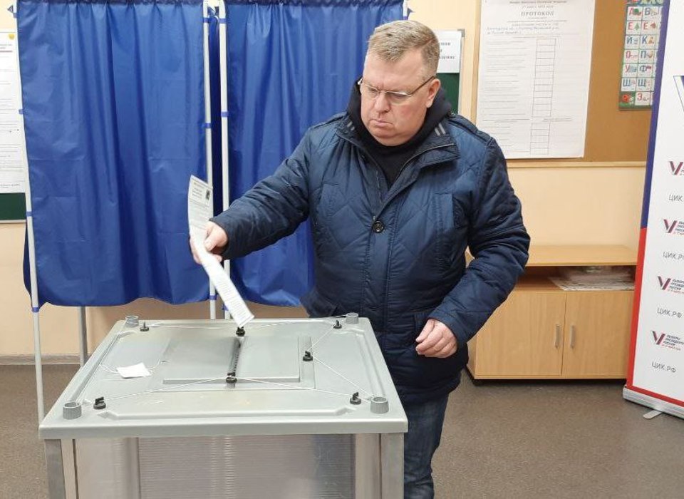 В Волгограде на выборах отдал свой голос депутат гордумы Олег Ярыгин